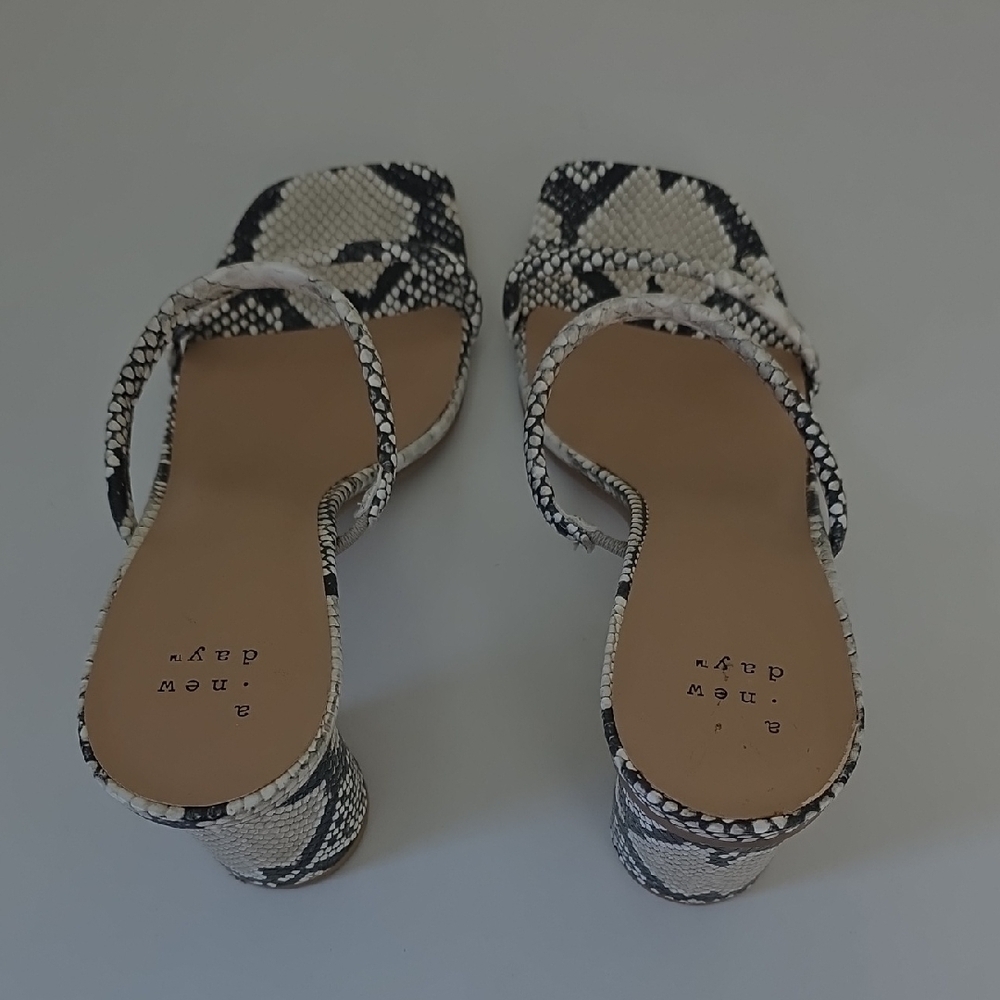 a new day Black and White Snakeskin Design Heels.  Size 9 - Picture 12 of 12